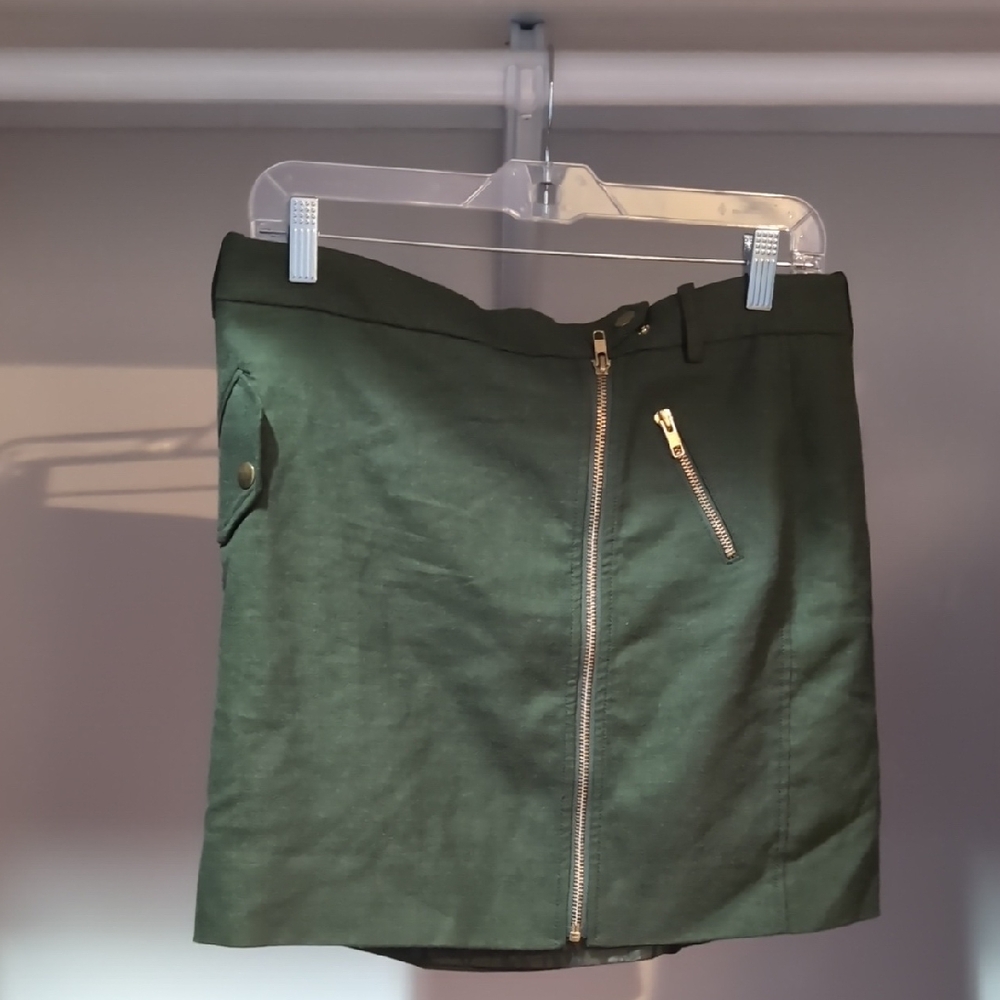Green Zippered Women's Skirt